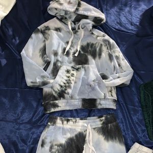 Tye dye sweatsuit!